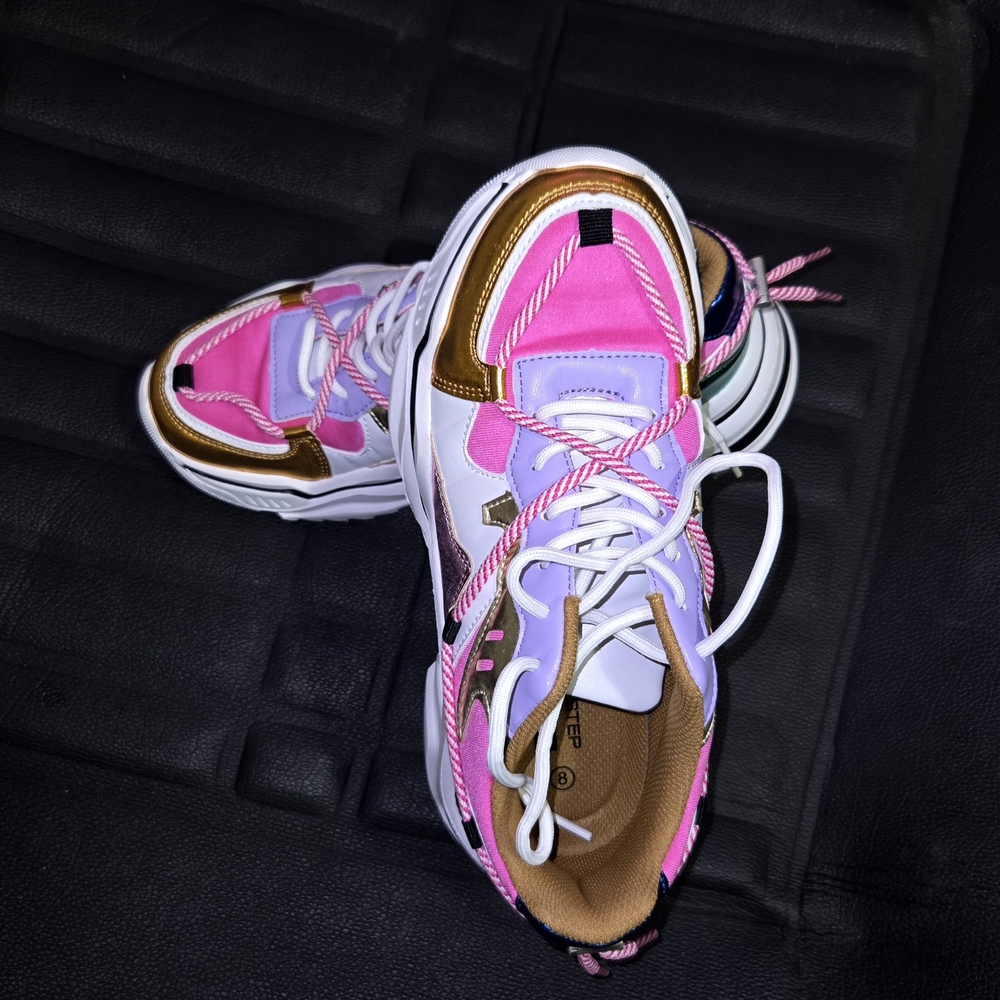 Lucky Step Colorful Lace-Up Sneakers with Multi-Tone Design - Picture 8 of 8